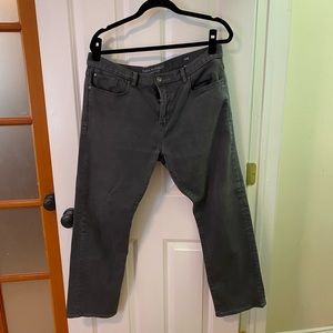 banana republic slim traveler pant